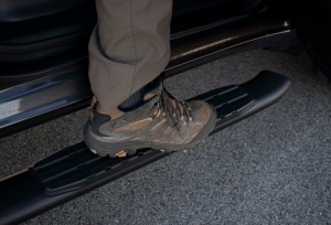 Dodge Ram 1500 Side Steps - Fishbone Offroad - 5-inch Oval - Black Textured - `19-`27